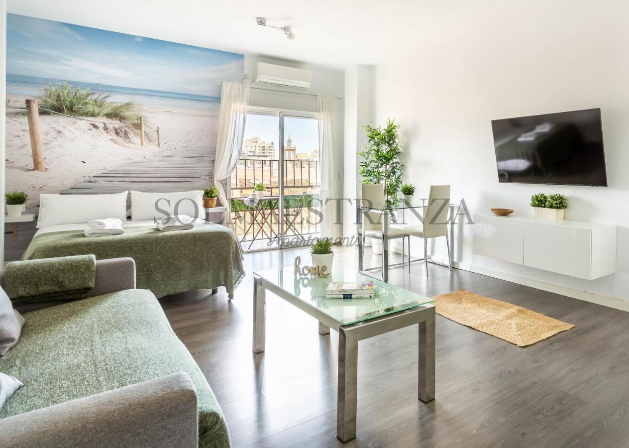 Atarazanas Apartment By Sol Maestranza Malaga Exterior photo